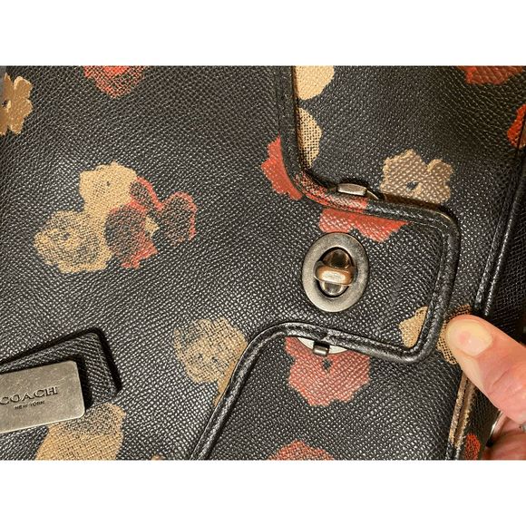 COACH 33615 PAGE FLAP BLACK & FLORAL SHOULDER BAG - Picture 10 of 11